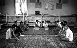 بررسی جانمایی کمپ‌های بازپروری معتادان در جلسه مجمع نمایندگان تهران