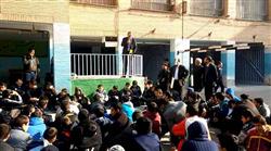 فیلم و تصاویر / حسین طلا در مراسم صبحگاه دانش آموزان دبیرستان ابوذر غفاری